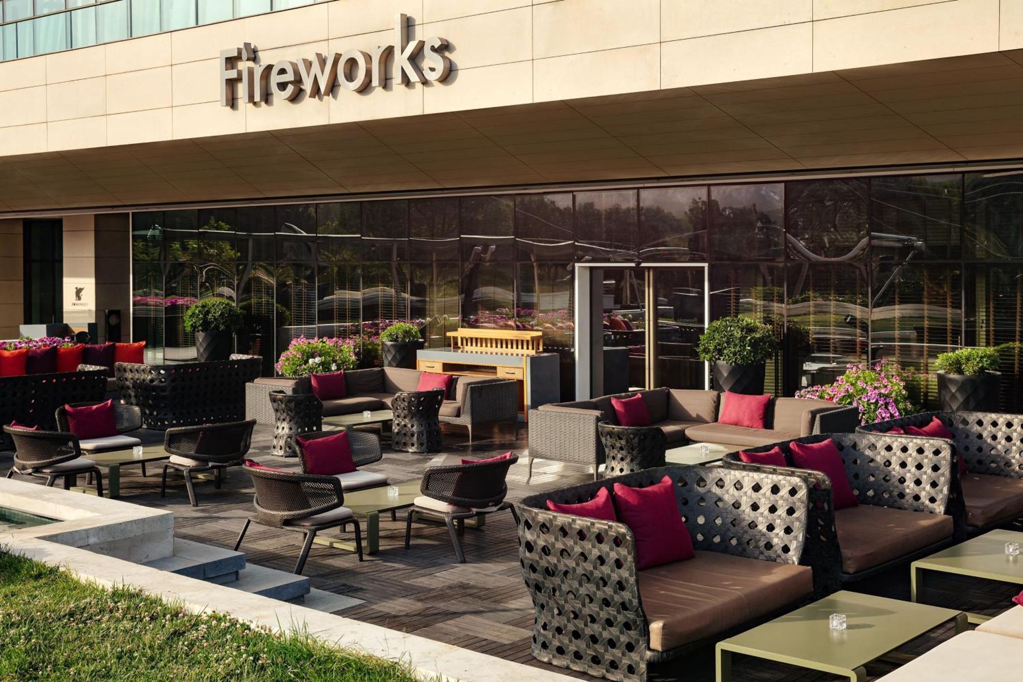 Jw Marriott Absheron Baku Hotel Zewnętrze zdjęcie Fireworks