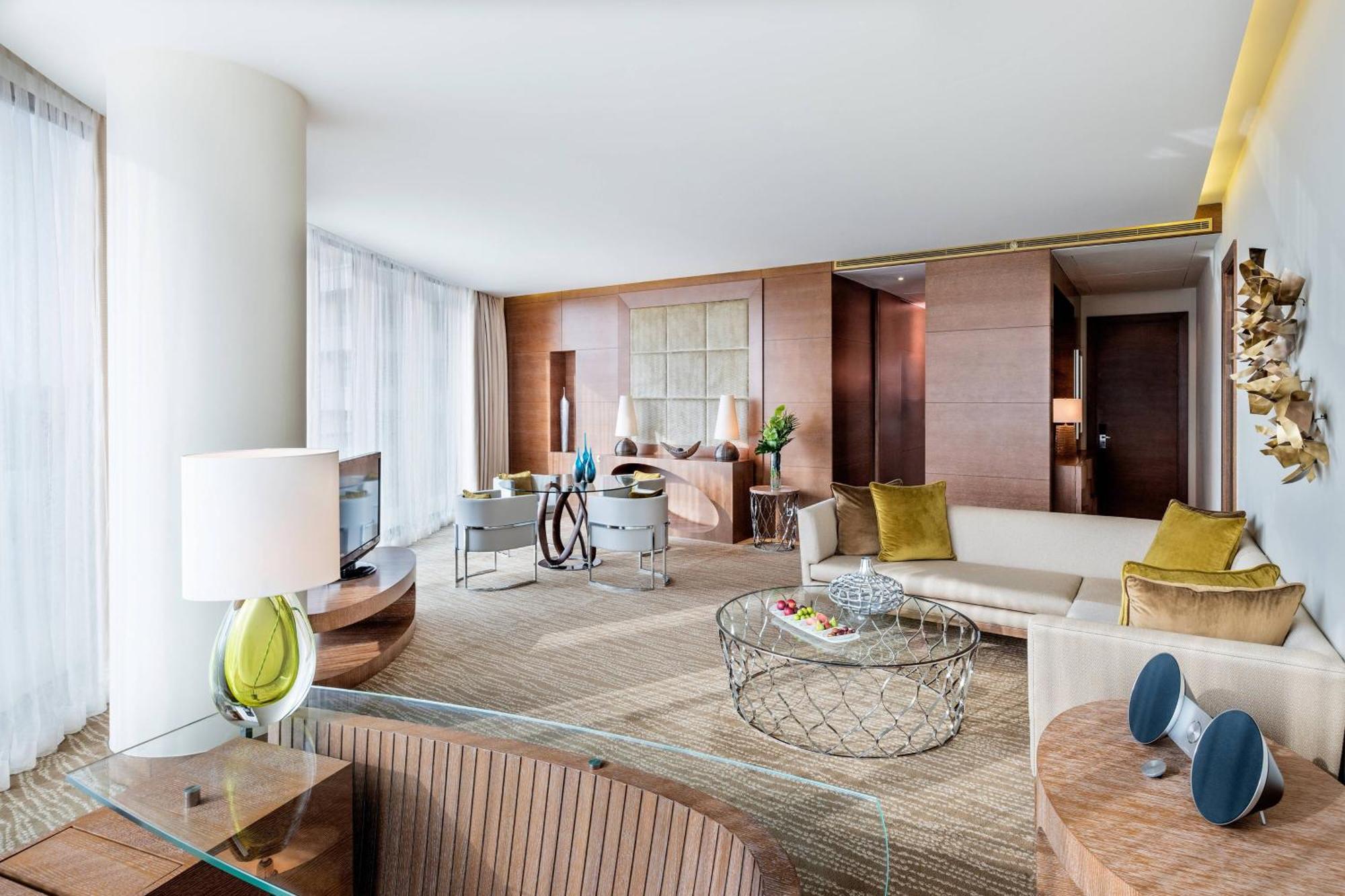 Jw Marriott Absheron Baku Hotel Zewnętrze zdjęcie A suite at the Ritz-Carlton, DIFC
