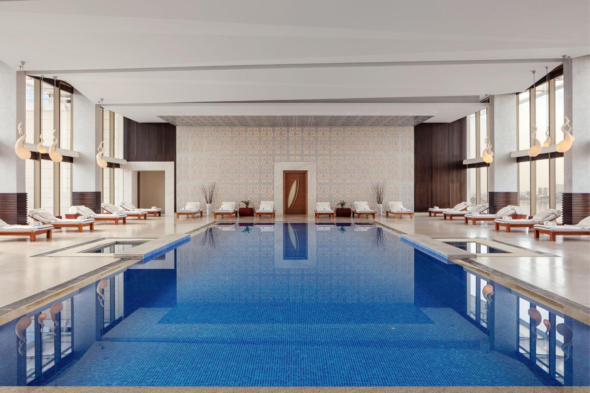Jw Marriott Absheron Baku Hotel Zewnętrze zdjęcie The pool at The Concourse