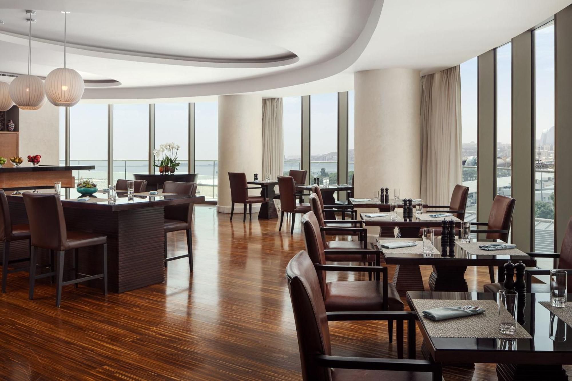 Jw Marriott Absheron Baku Hotel Zewnętrze zdjęcie The Club Lounge at the Ritz-Carlton, Dubai